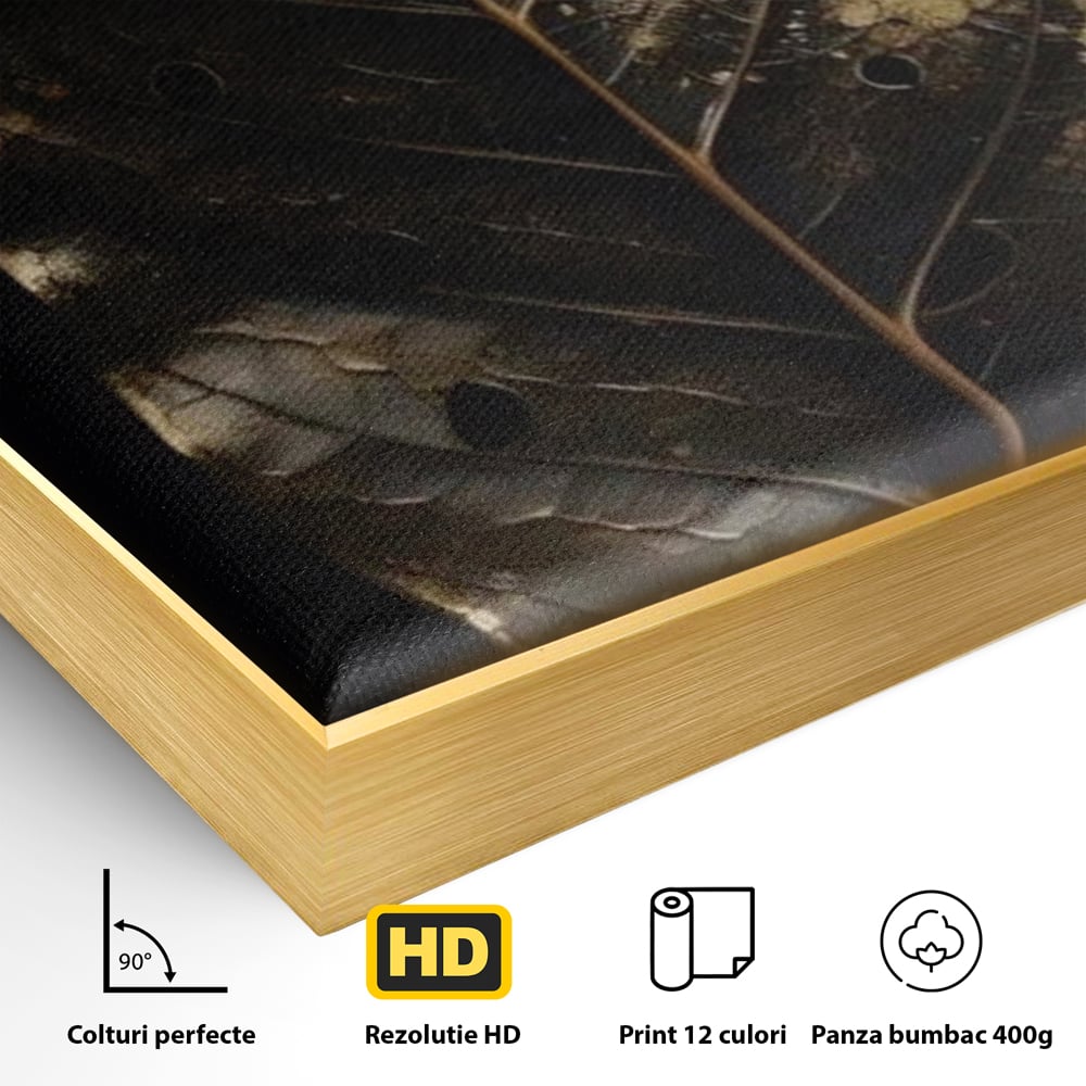 Detaliu al suprafetei: tablou canvas cu frunza uscata, in rama de aluminiu auriu